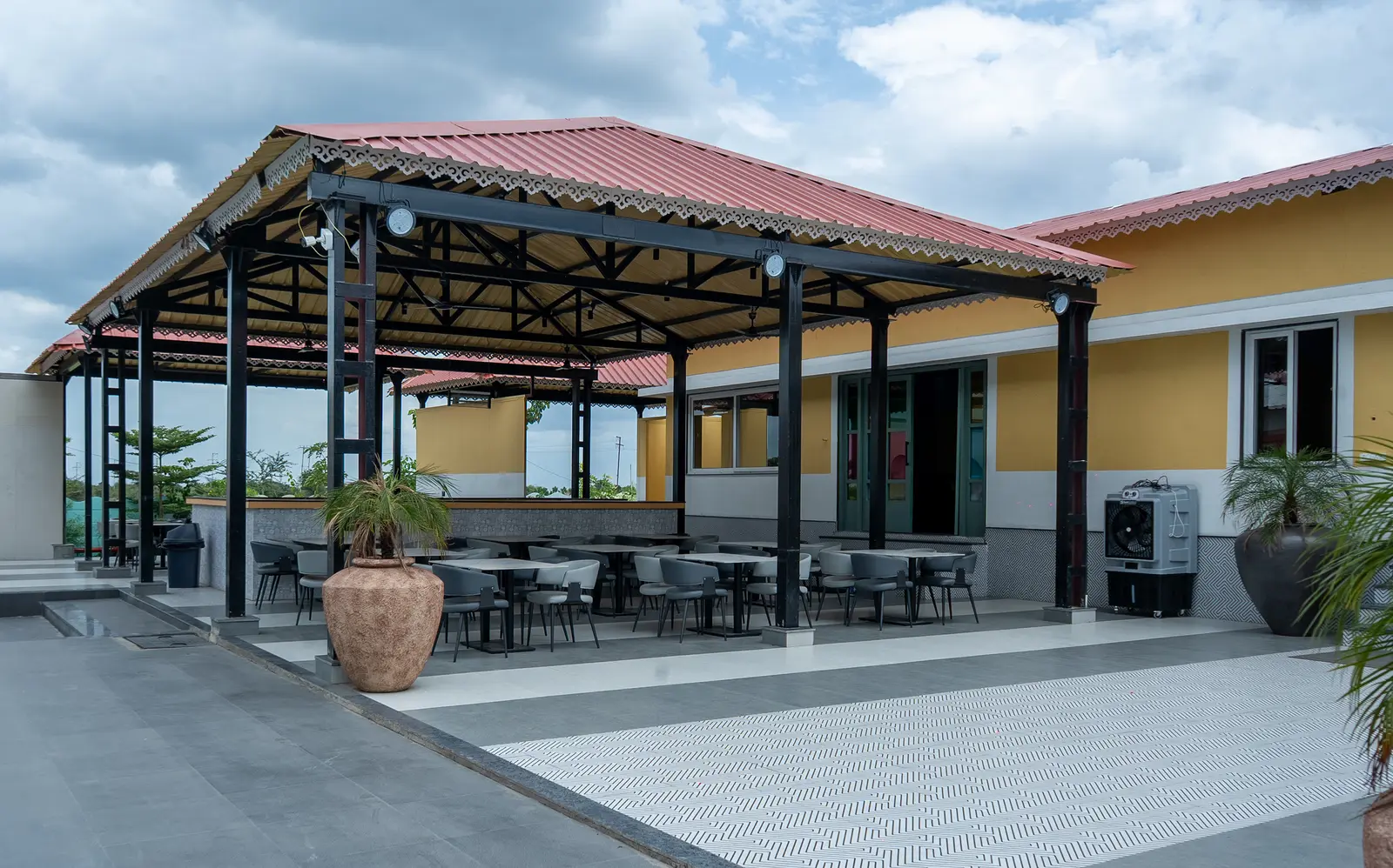 Restaurant ambiance